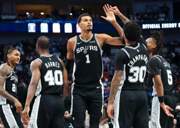 Victor Wembanyama, Julian Champagnie, Stephon Castle and Harrison Barnes