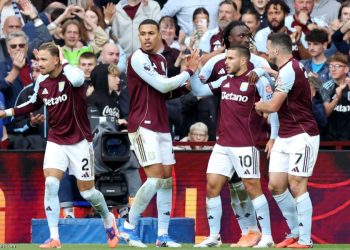 أستون فيلا يتألق.. ويخطف ثلاث نقاط ثمينة أمام ولفرهامبتون