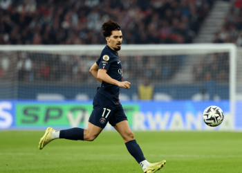 باريس تضرب بقوة… فريق من خمسة لاعبين يسقط توتنهام في ليلة الأبطال