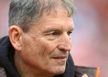 Kosar, awaiting liver transplant, has 'two aggressive procedures'