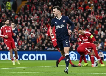 رباعية صعبة.. آيندهوفن يلقن ليفربول درسا مؤلما في دوري أبطال أوروبا