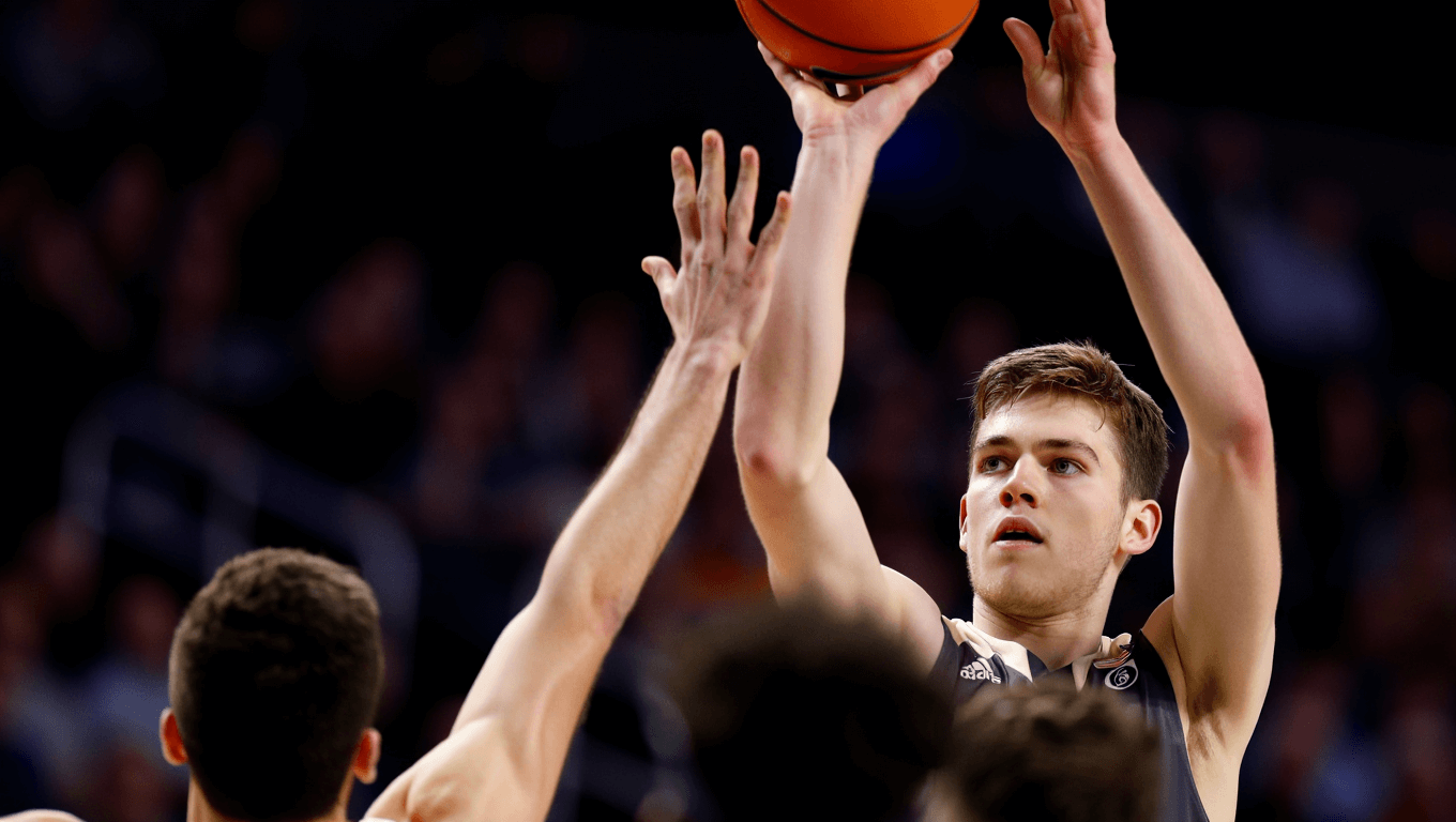 North Dakota faces Hawaii tonight as underdog Fighting Hawks seek redemption in road test