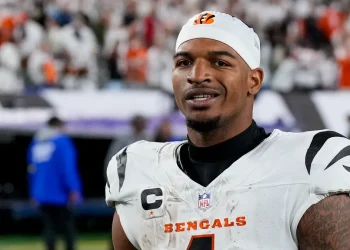 Steelers' Jalen Ramsey ejected for punching Bengals' Ja'Marr Chase