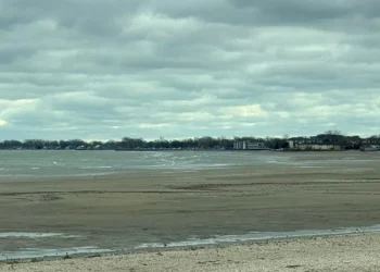 High winds causing water to 'vanish' from western Lake Erie