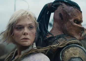 (L-R) Thia (Elle Fanning) and Dek (Dimitrius Schuster-Koloamatangi) in 20th Century Studios' Predator: Badlands