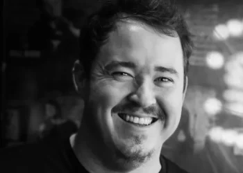 Shane Gillis Sets Lincoln Financial Field Homecoming Show