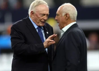 Eagles, Cowboys could battle over $106 million star named offseason trade candidate image