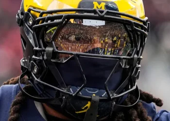Why Michigan's Jaishawn Barham wasn't ejected for hitting helmet into official's head image