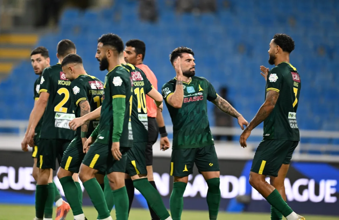 الخليج يكتسح الحزم برباعية مثيرة في الدوري السعودي