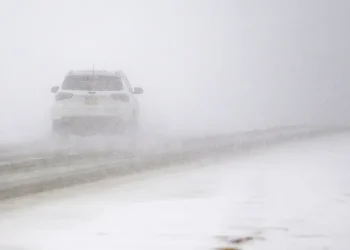 Powerful snowstorm prompts blizzard warnings in northern Midwest