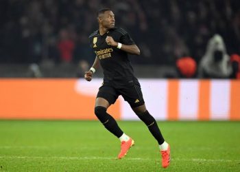 إصابة ألابا تهدد دفاع ريال مدريد قبل مواجهة إلتشي