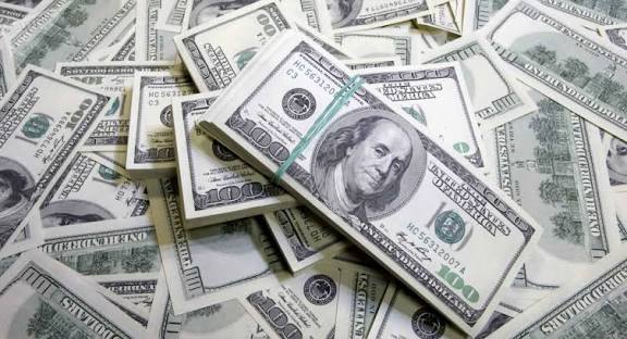 هدوء في سوق الصرف.. الدولار مستقر في مصر