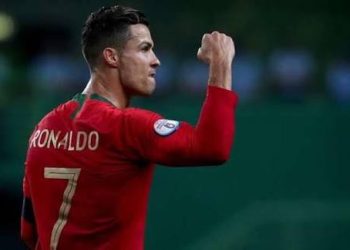 ويقود رونالدو منتخب البرتغال في معركة التأهل لكأس العالم 2026