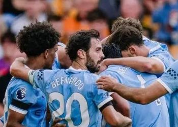 مانشستر سيتي يخطف الفوز في اللحظات الأخيرة أمام ليدز ويعزز المركز الثاني