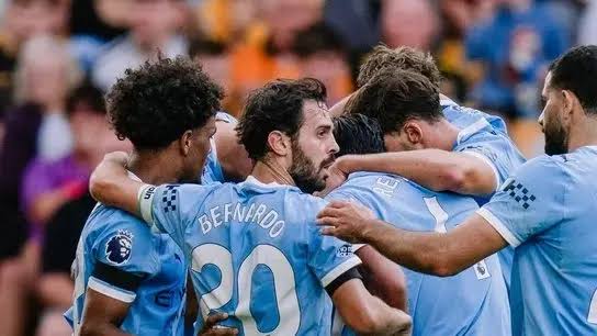 مانشستر سيتي يخطف الفوز في اللحظات الأخيرة أمام ليدز ويعزز المركز الثاني