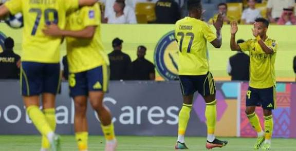 النصر يفوز على الاستقلال 4-0 ويواصل صدارة آسيا