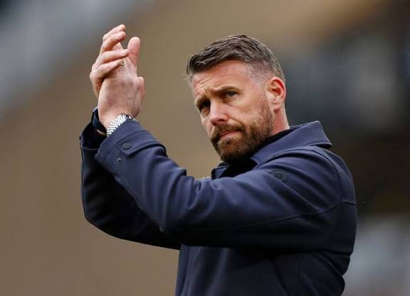 يفتح ولفرهامبتون صفحة جديدة مع روب إدواردز كمدير فني