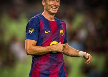 ثلاثية ليفاندوفسكي تجعله أقرب إلى صدارة هدافي الدوري الإسباني