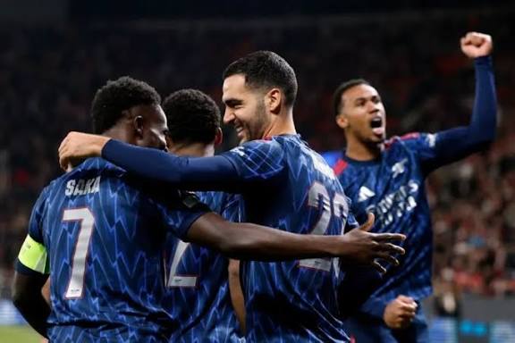 أرسنال يكتسح سلافيا براغ 3-0 في دوري أبطال أوروبا