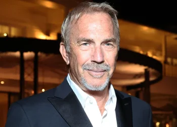 Kevin Costner Brings the Christmas Story to Life in ABC Special