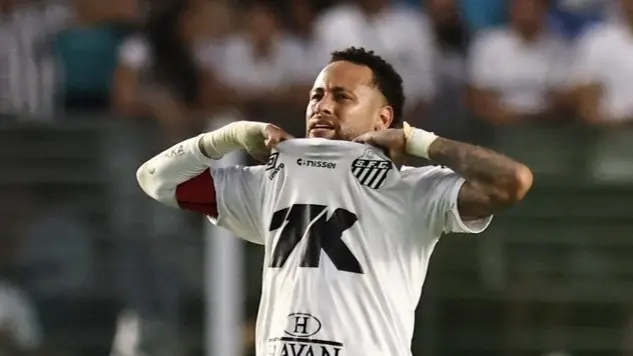 نيمار يتحدى الأطباء ويعود للملعب بحثاً عن تذكرة كأس العالم!