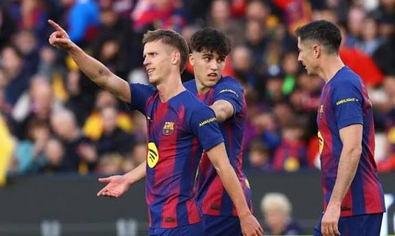 برشلونة يقلب الطاولة على أتلتيكو مدريد بثلاثة أهداف ويضع أقدامه في صدارة الدوري الإسباني