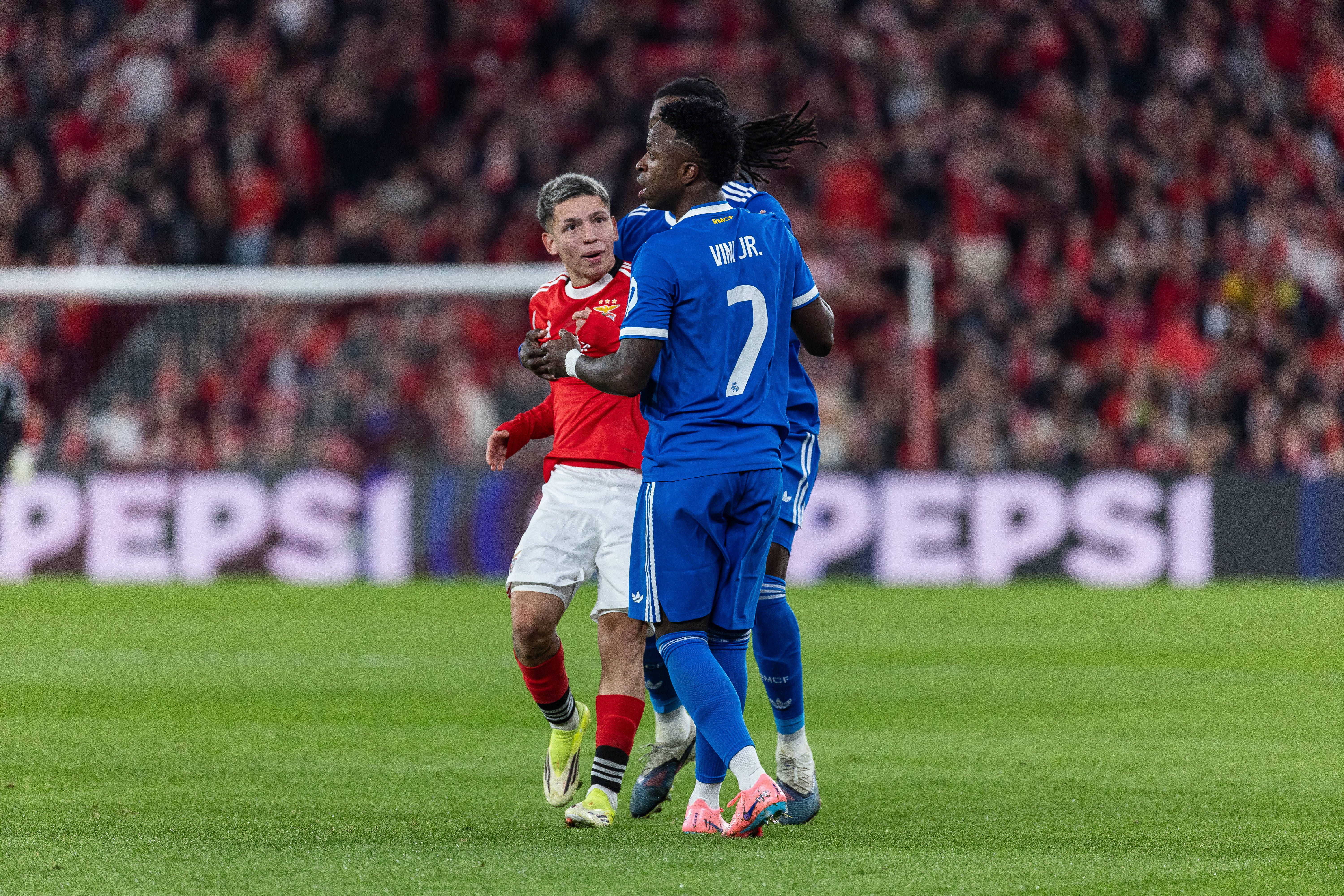 Vinícius Jr. e Prestianni - Foto: IMAGO