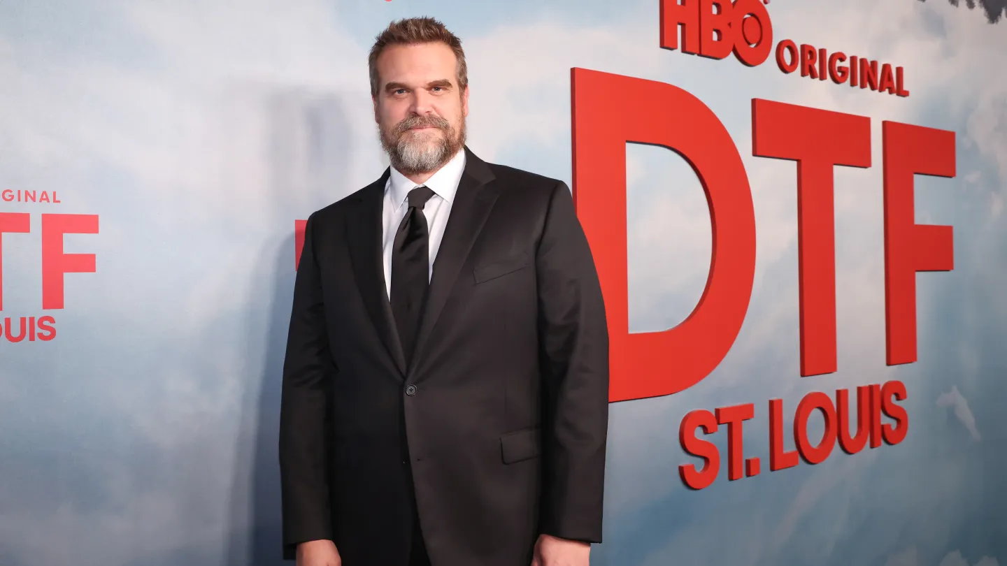 David Harbour on New Dark Comedy About Swingers and 'Weird People'