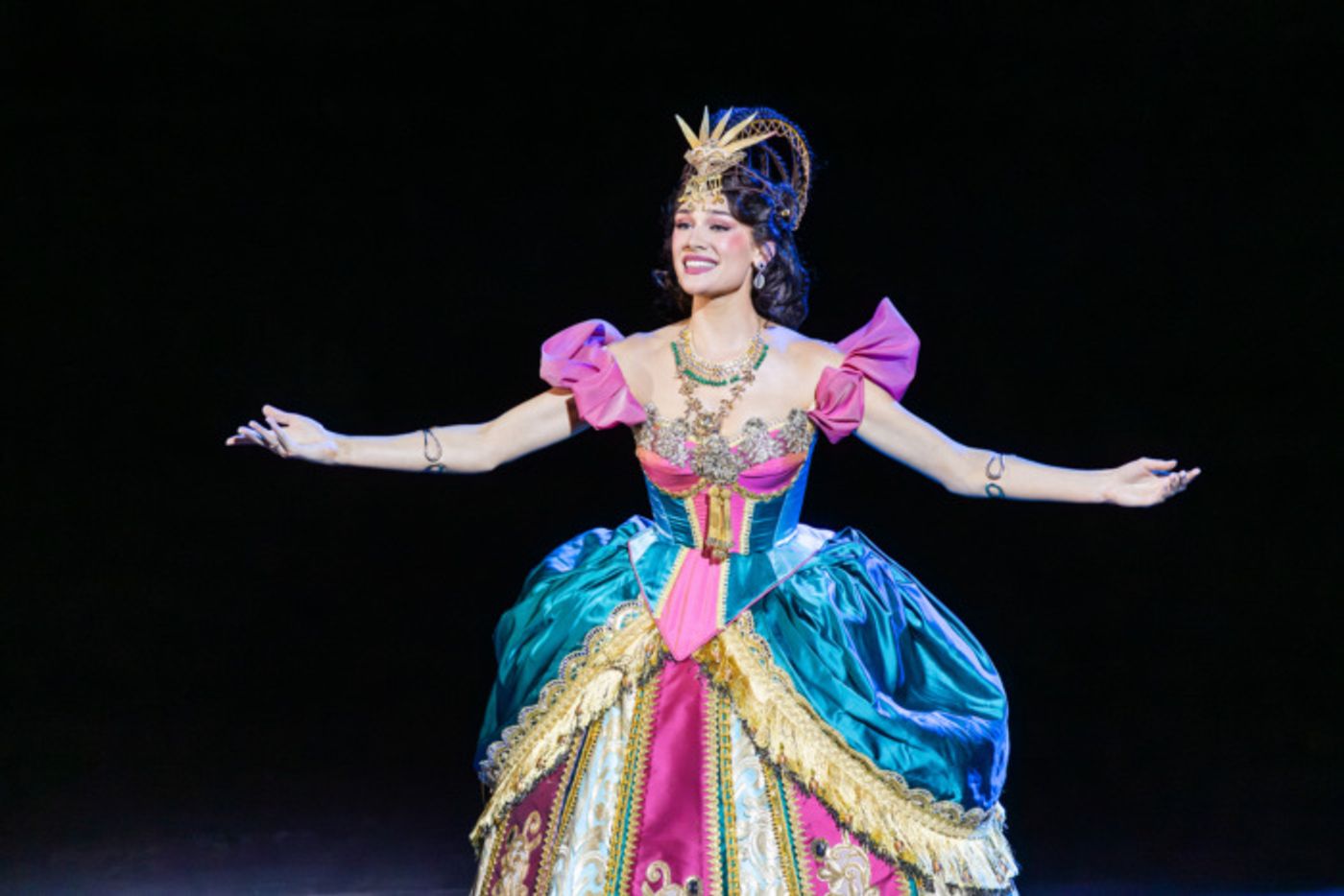 Photos: Massive PHANTOM Opens Outdoors on the Sydney Harbour  Image