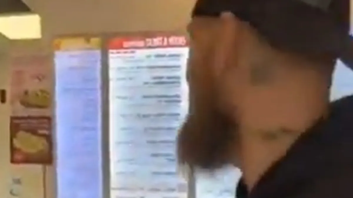 2 'no longer' at Smoothie King after refusing service to man in Trump shirt