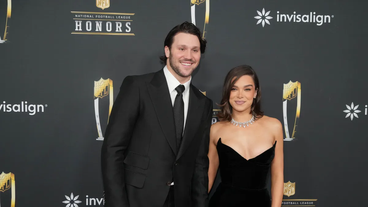 Hailee Steinfeld and husband Josh Allen to be at 2026 Oscars?
