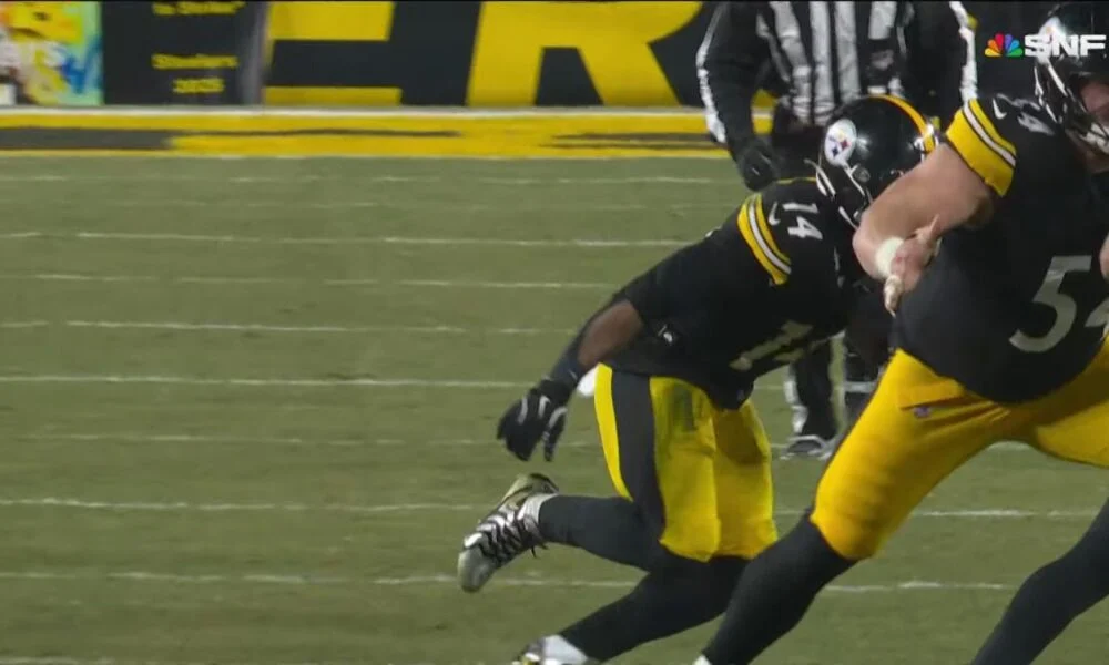 Insider Forecasts Big Figure For Kenneth Gainwell In Free Agency, Which Steelers Might Still Match