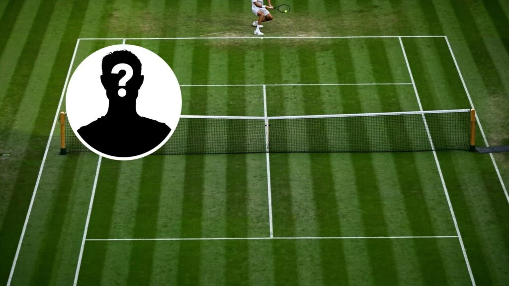 Mystery player (top left) in a circle overlay and an overview of Court One