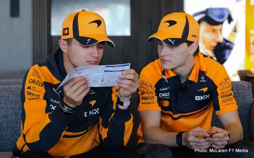 norris piastri mclaren f1 suzuka