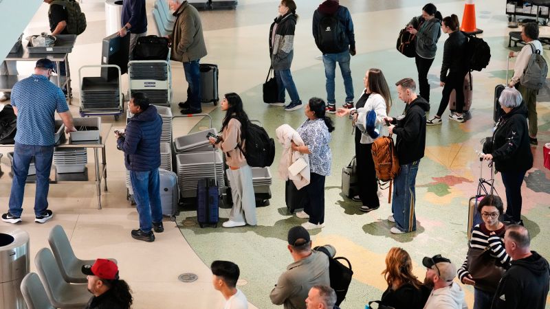 Could your airport close if TSA screeners don’t show up to work? Here’s what experts say