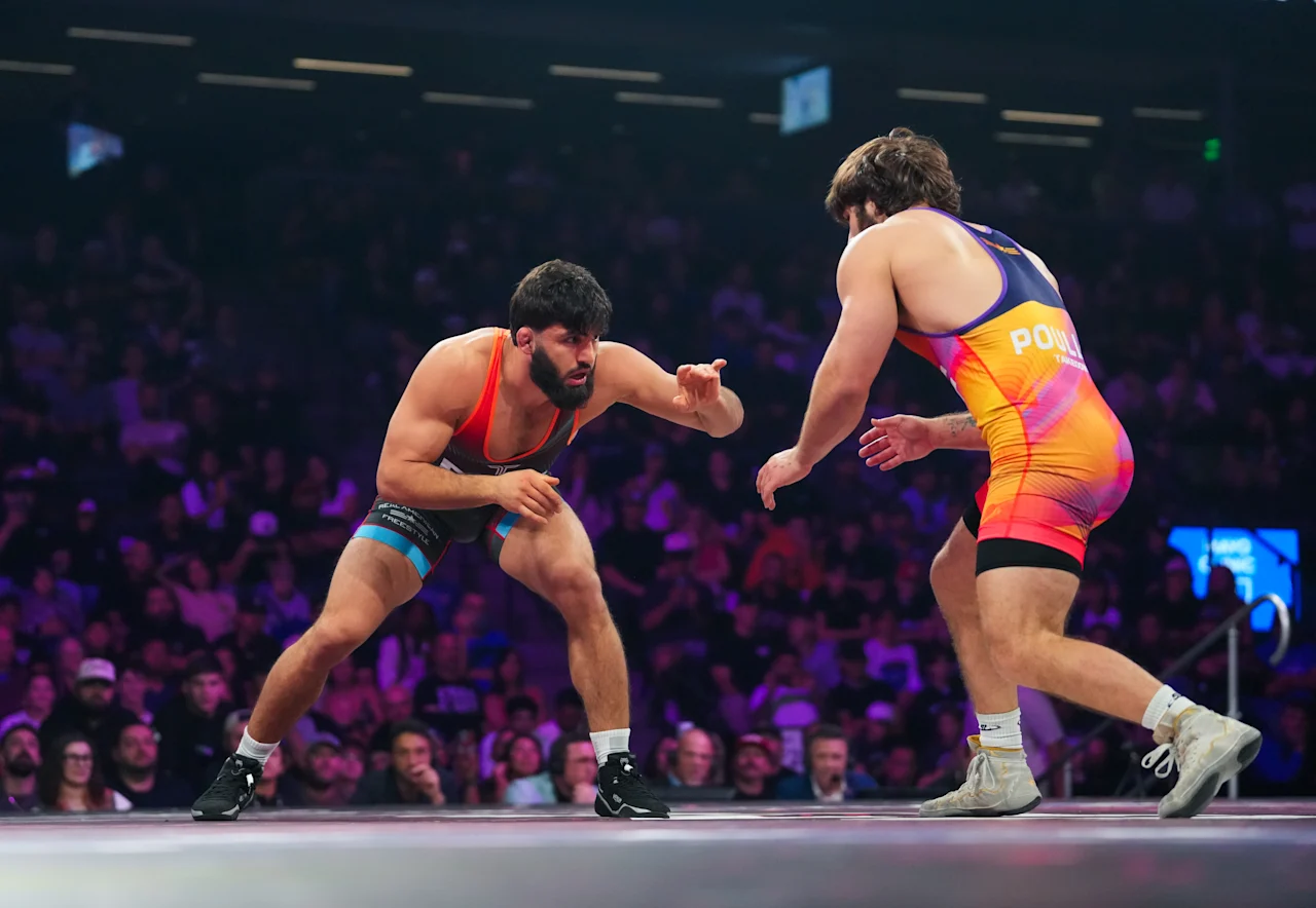 Arman Tsarukyan vs. Georgio Poullas (Photo via Real American Freestyle)