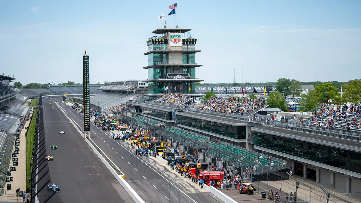 Fans watching practice at Indianapolis Motor Speedway for the Indianapolis 500